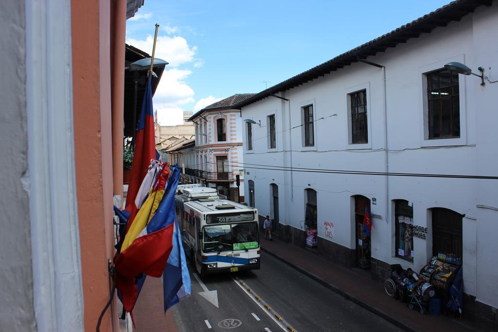 Hostal Yumbo Imperial Quito Zewnętrze zdjęcie
